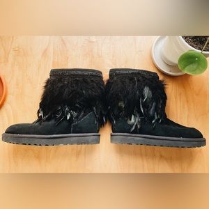 Size 8 UGG Short Peacock Feather Boots